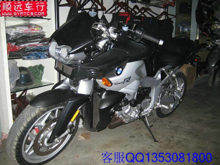 宝马K1200R摩托车